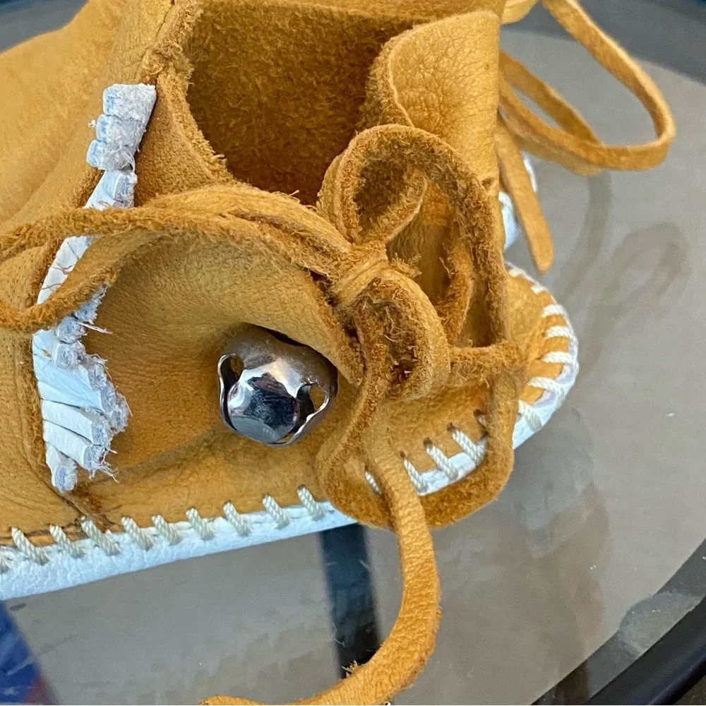 M64 Minnetonka Bell Moccasins